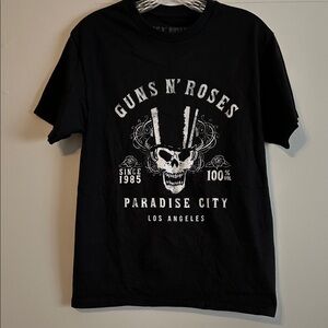 Guns N' Roses Black Paradise City Tee. Size small. Woman or teen. 💯 cotton. NWOT